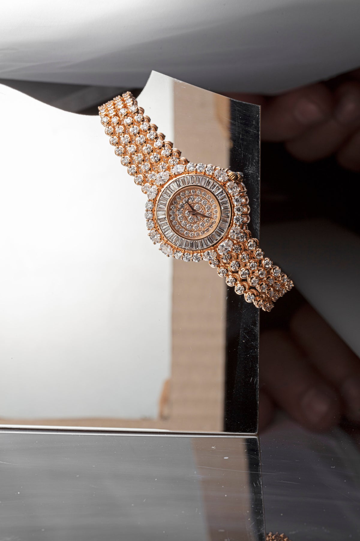 Glamour, reference GL.20.2, in 18kt rose gold, on a mirror